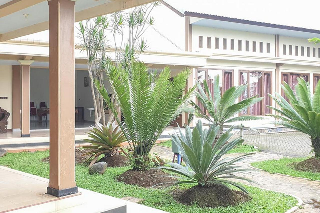 Hotel Bumi Bermi Permai Near Bermi Eco Park Mitra Reddoorz Probolinggo Exterior photo