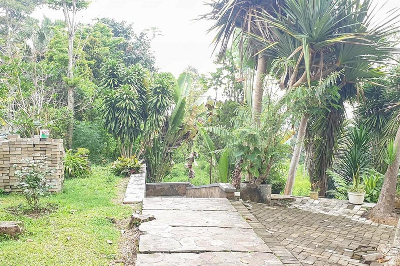 Hotel Bumi Bermi Permai Near Bermi Eco Park Mitra Reddoorz Probolinggo Exterior photo